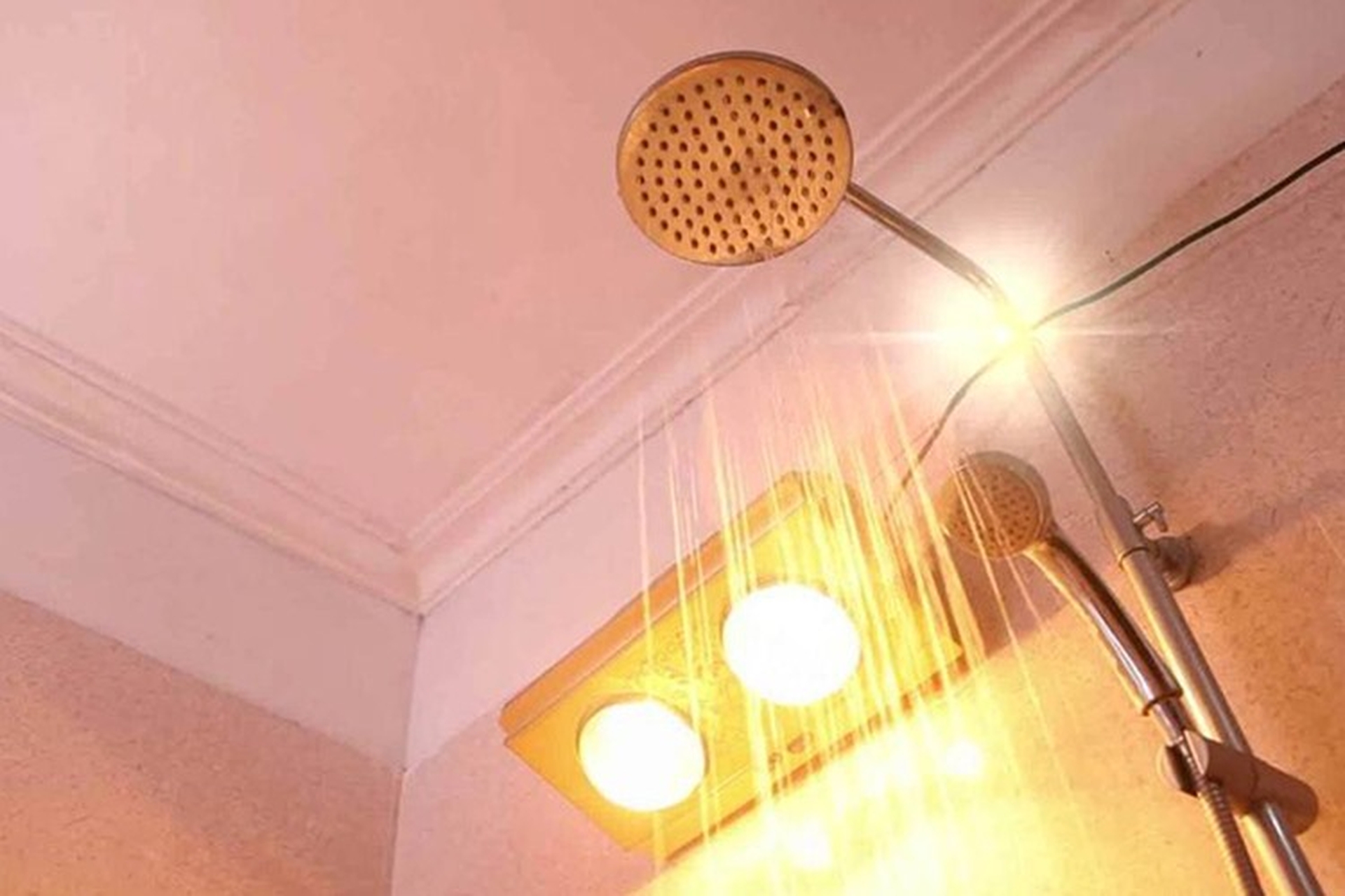 Đèn Sưởi Halogen Có Tốn Điện Không? Tìm Hiểu Chi Tiết