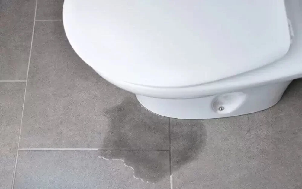 Bồn Cầu Toto Bị Rỉ Nước: Nguyên Nhân Và Cách Khắc Phục Hiệu Quả